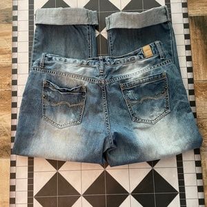 Wide leg mid angle cut jean